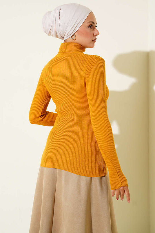 سترة محبوكة بياقة مدورة مطوية باللون الخردلي