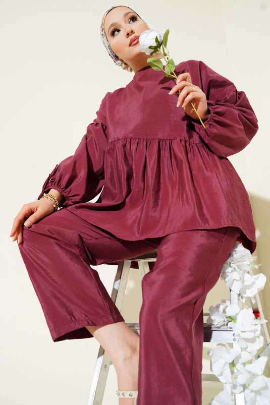 طقم مزدوج من البالون ذو الأكمام المزخرفة والمظلة باللون القرمزي