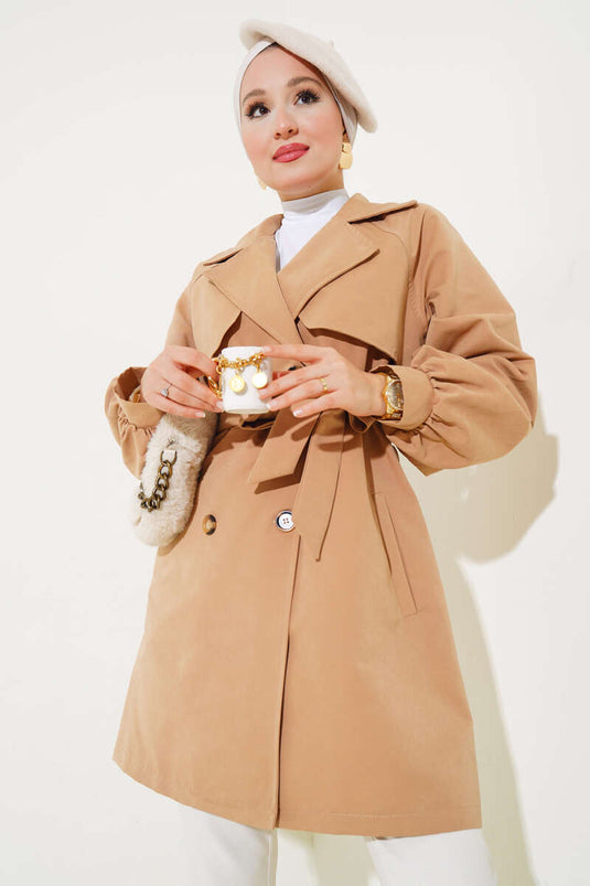 Korte trenchcoat met ballonmouwen en riem, camel
