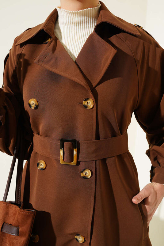 Langer Trenchcoat mit Ballonärmeln und Gürtel in Braun