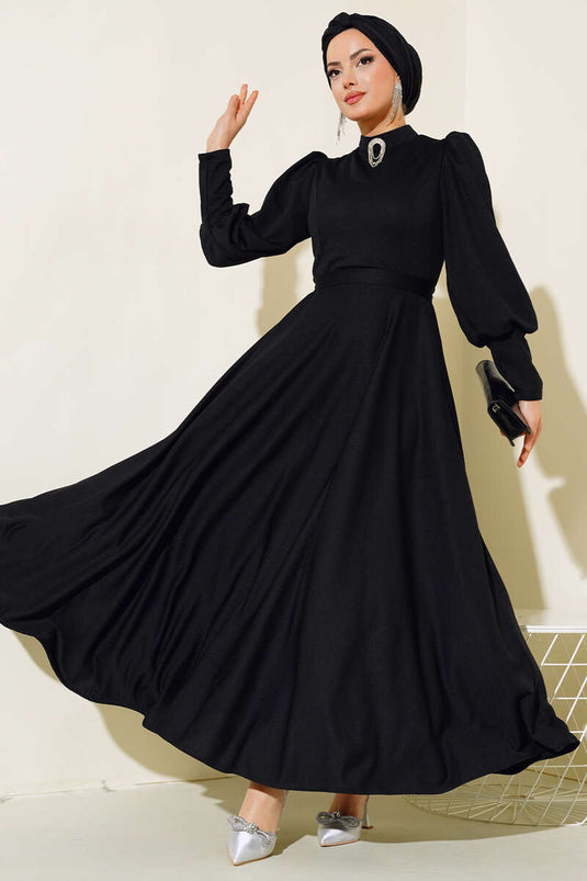 Robe plissée à manches ballon et épaules noires