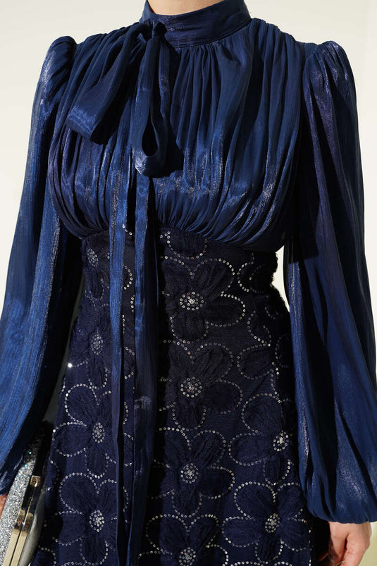 Robe de soirée bleu marine à manches ballon avec fleurs brodées