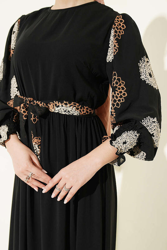 Robe Brodée À Manches Bouffantes Latte