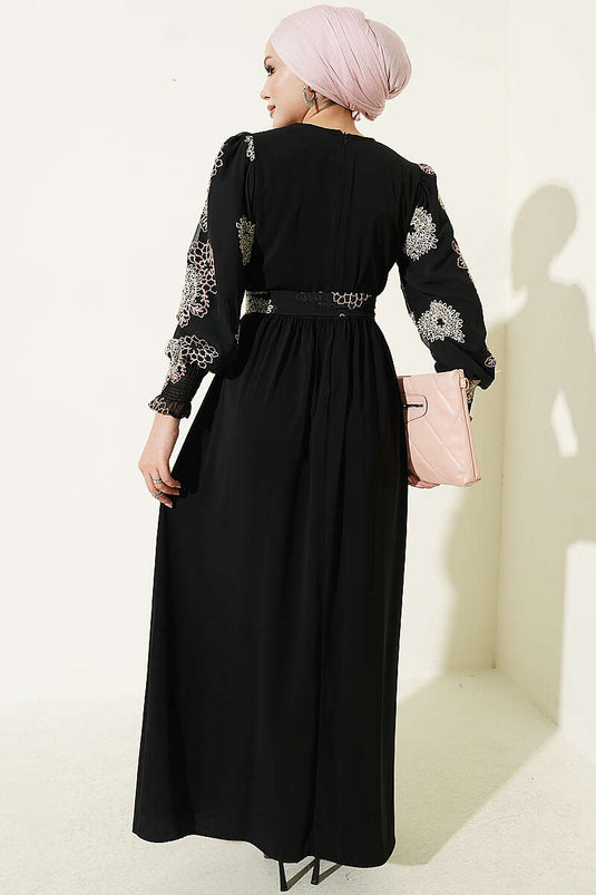 Robe Rose Brodée À Manches Ballon