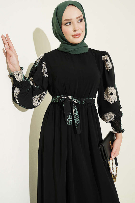 Robe Verte Brodée À Manches Ballon
