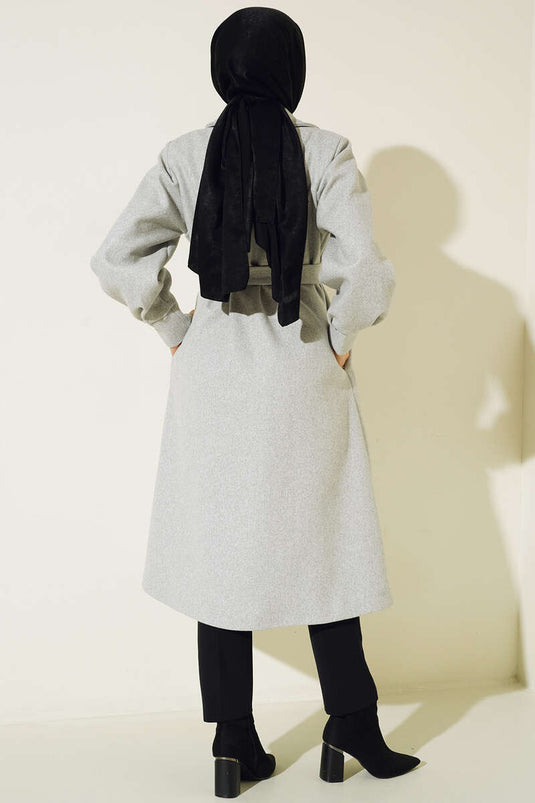 Manteau long en cachemire gris à manches ballon