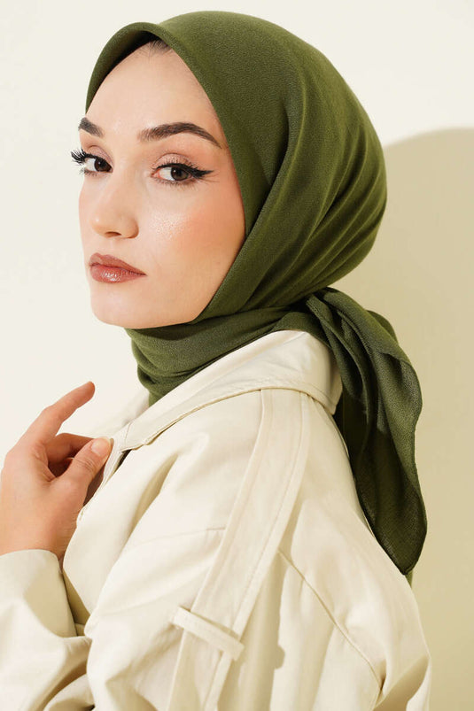 وشاح شتوي سادة بلون الكاكي