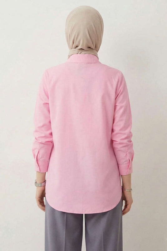 Chemise basique à boutons cachés rose