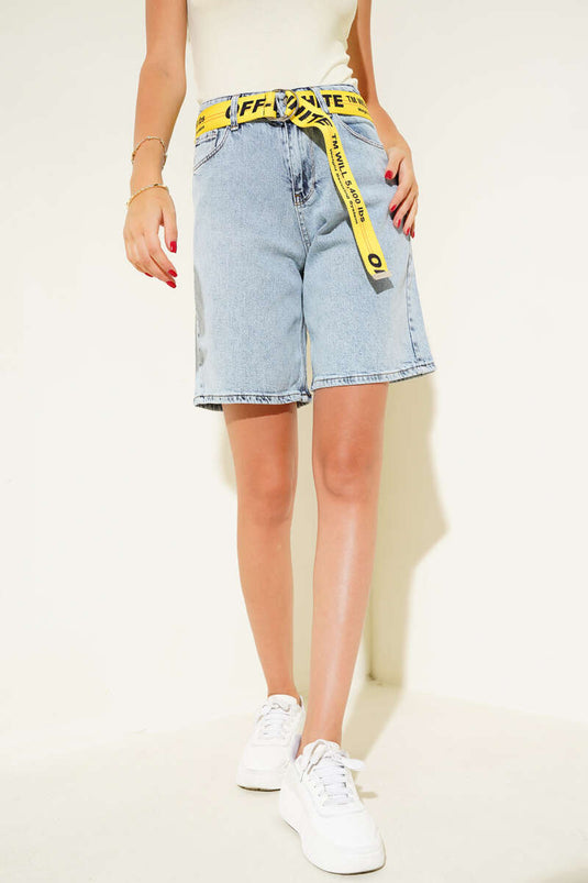 بنطال جينز قصير أساسي بلون ثلجي فاتح