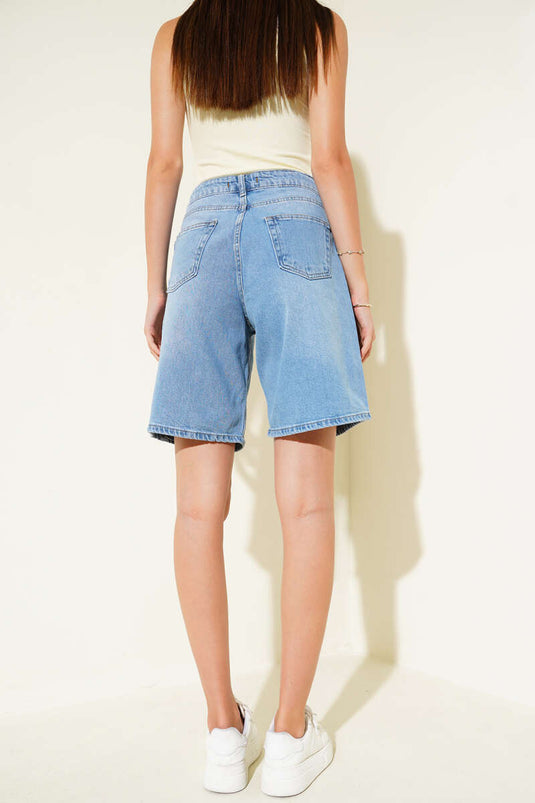 بنطال جينز قصير أساسي أزرق فاتح