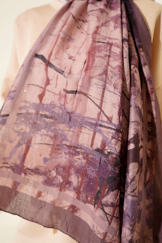 Bedrukte bamboe sjaal met zacht koffiekleurig patroon