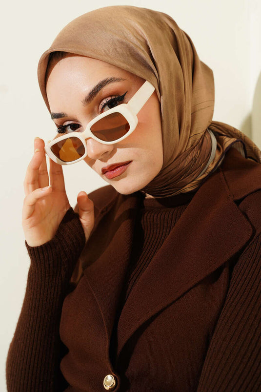 وشاح ديمور بنقشة باتيك، لون أخضر زيتوني