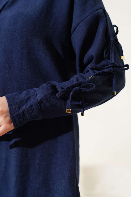 Chemise à manches à nœud papillon en batik bleu marine