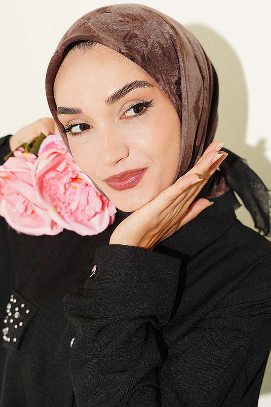وشاح ناعم مزخرف باتيك أسود وقهوة