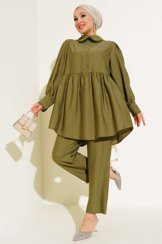 بدلة أطفال مكونة من قطعتين بتفاصيل من الدانتيل باللون الكاكي