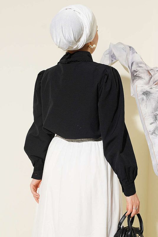 Chemise Courte Noire À Col En Dentelle