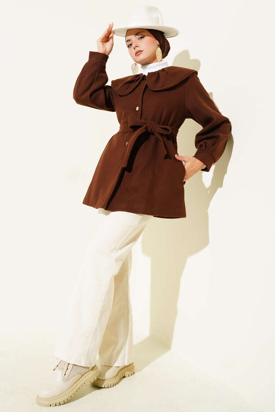 معطف كاش بياقة بيبي مفصلة بلون قهوة