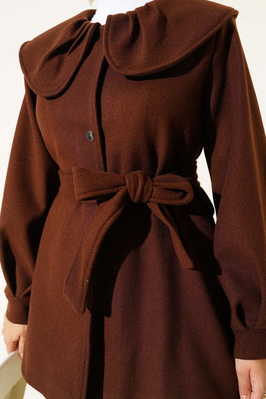 معطف كاش بياقة بيبي مفصلة بلون قهوة