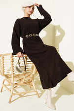 Robe En Maille Marron À Ceinture Et Col Rond