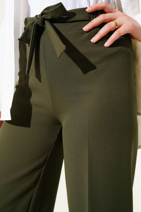 Pantalon kaki confortable à jambe large avec ceinture nouée à la taille