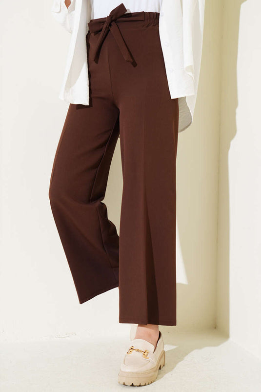 Pantalon marron confortable à jambe large avec ceinture nouée à la taille