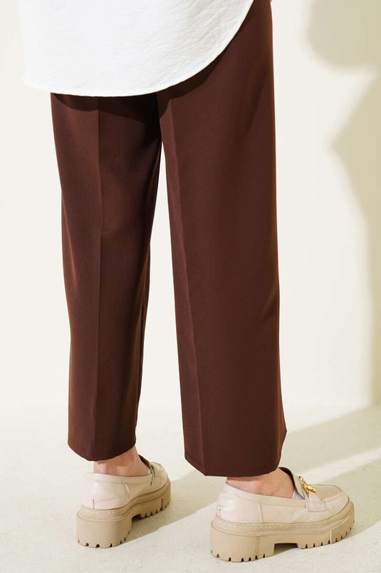 Pantalon marron confortable à jambe large avec ceinture nouée à la taille