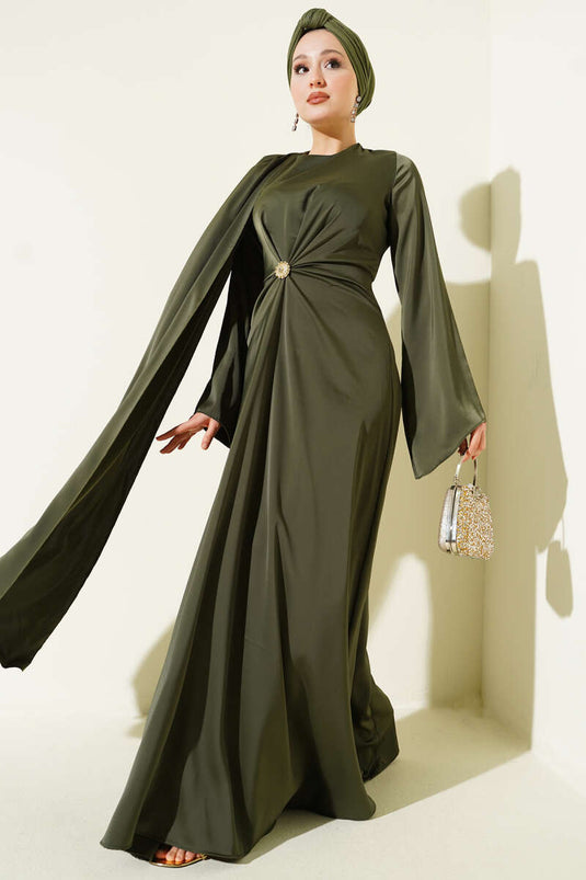 Robe de soirée en satin kaki avec détail froncé à la taille