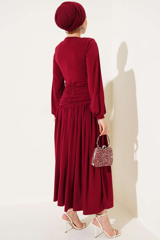 Sandy-jurk met geplooide taille, bordeauxrood