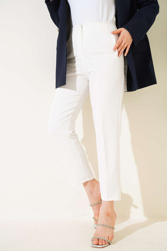 Bel Çımalı Dar Paça Kumaş Pantolon Beyaz