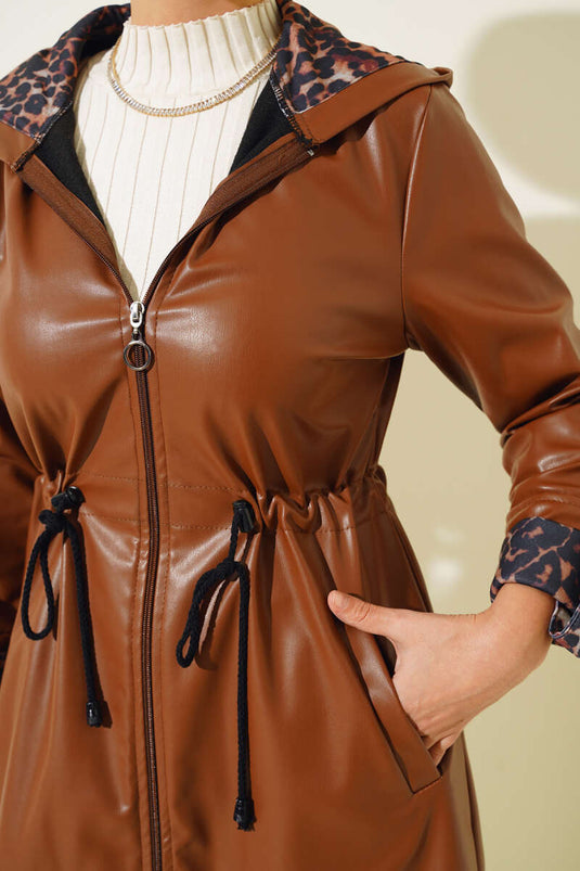 Trench-coat en cuir à capuche avec fermeture éclair à la taille Tan