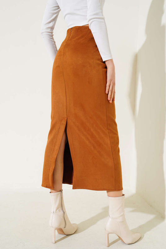 Jupe crayon en daim beige à fermeture éclair à la taille