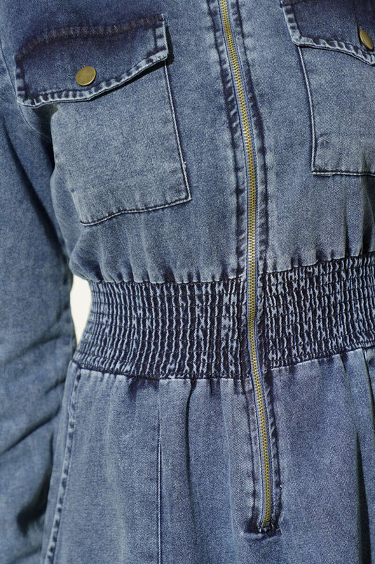 Robe En Jean Bleue À Ceinture Et Fermeture Éclair