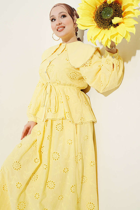 Ensemble à jupe brodée avec col bébé et ceinture élastique jaune