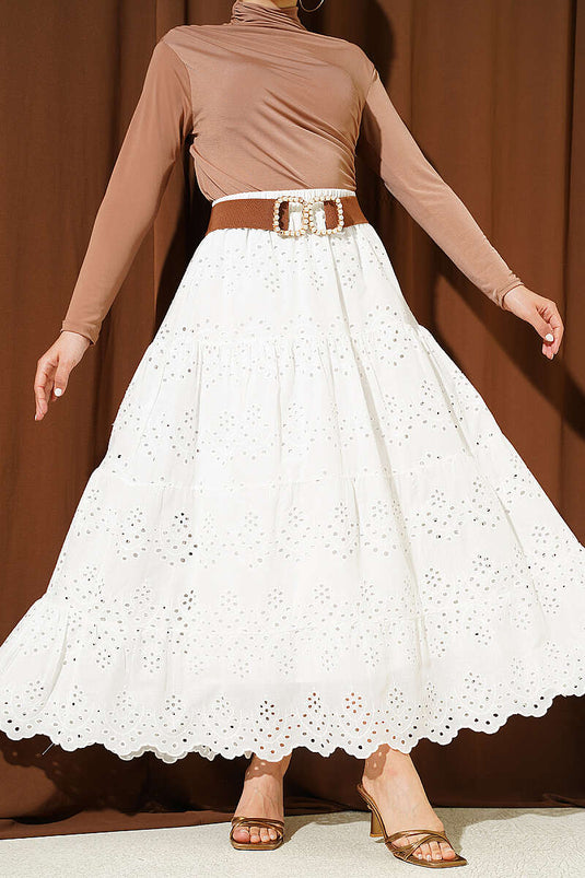 Jupe évasée à volants superposés en broderie avec ceinture élastique blanche