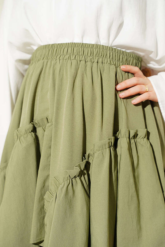 Bel Elasticated Gathered Skirt In Calla Green
