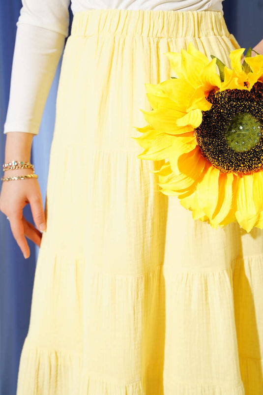 Ausgestellter Rock mit elastischer Taille in Gelb