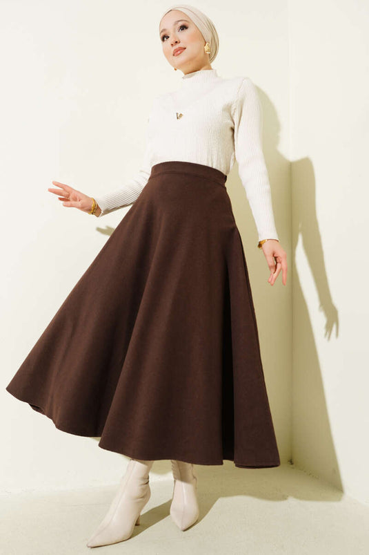 Brauner, ausgestellter Kaschmirrock mit elastischem Bund
