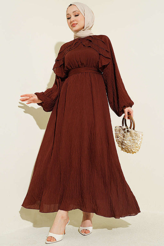 Robe à volants avec ceinture élastique marron