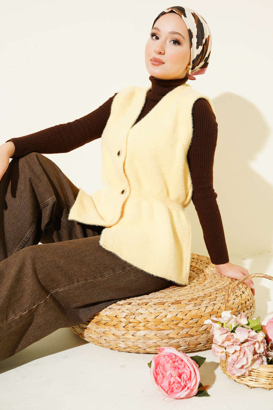 سترة محبوكة بلحية مع حزام خصر مطاطي باللون الأصفر