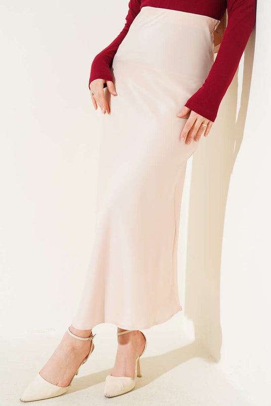 تنورة ساتان بخصر مطاطي باللون البيج