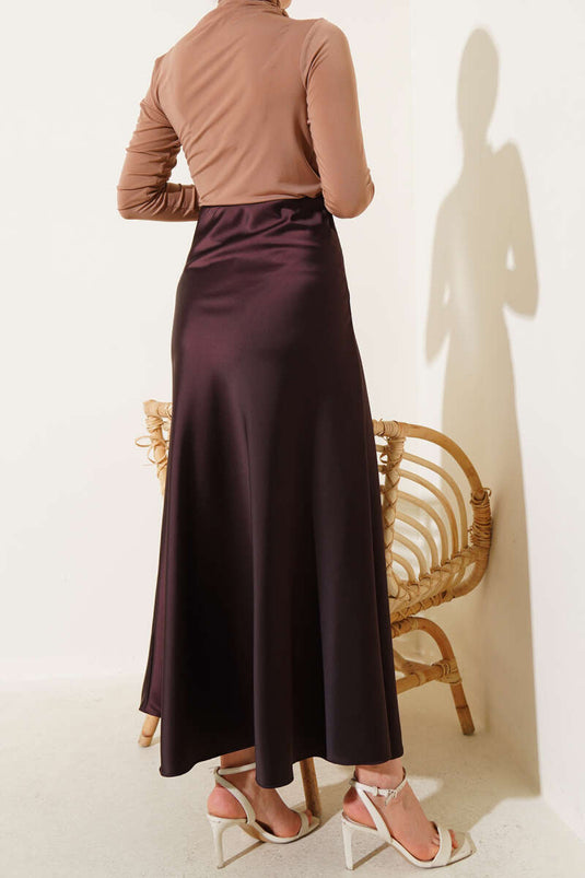 تنورة ساتان واسعة بخصر مطاطي بلون القهوة المرّة