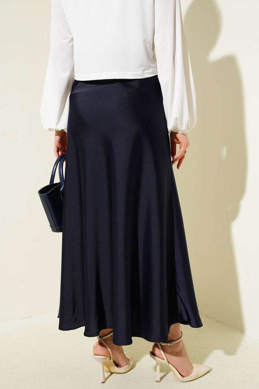 Jupe évasée en satin bleu marine à taille élastique