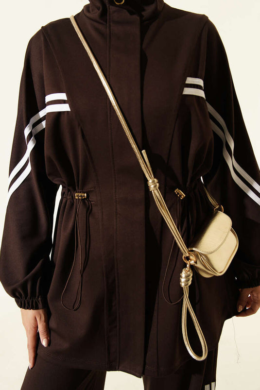 Ensemble Deux Pièces Marron À Ceinture Et Détails Rayés