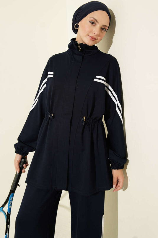 Ensemble Deux Pièces Bleu Marine À Ceinture Et Détails Rayés