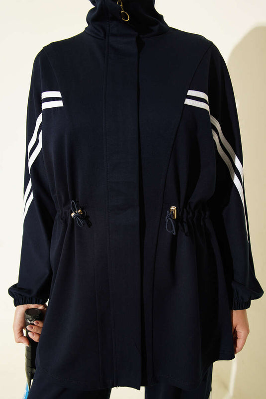 Ensemble Deux Pièces Bleu Marine À Ceinture Et Détails Rayés