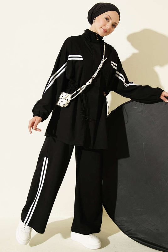 Ensemble Deux Pièces Noire Avec Ceinture Et Détails Rayés