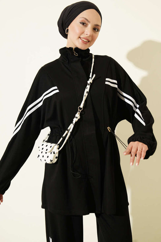 Ensemble Deux Pièces Noire Avec Ceinture Et Détails Rayés
