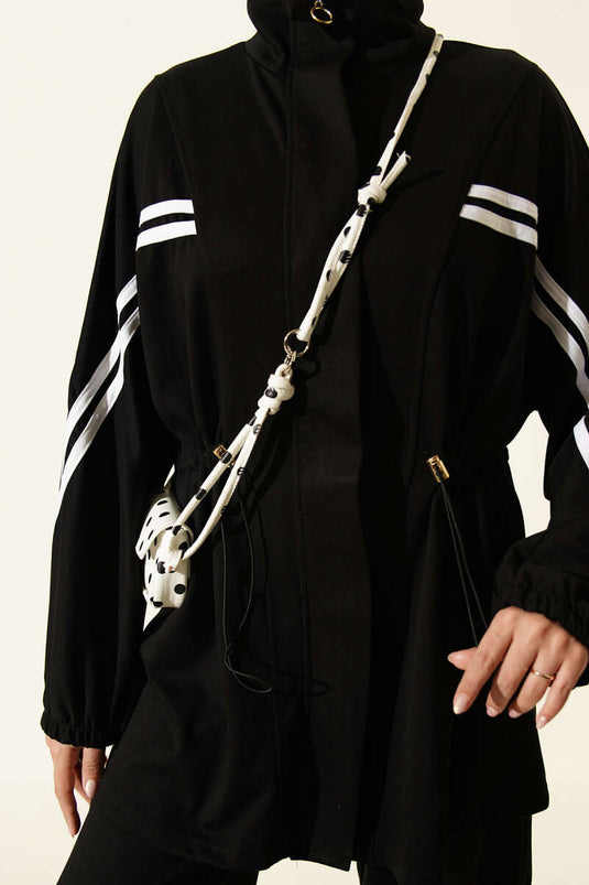 Ensemble Deux Pièces Noire Avec Ceinture Et Détails Rayés