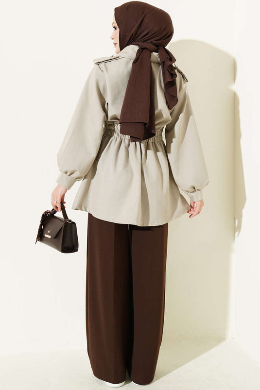 Chaqueta Beige Con Cremallera Lateral Y Cintura Elástica