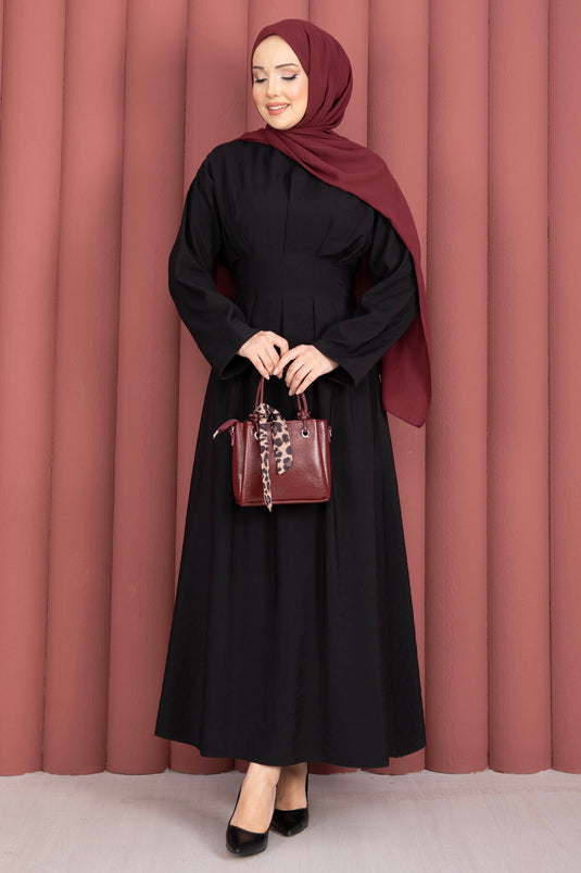 Kleid mit Gürtel und Taillenfalte, Schwarz